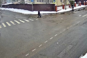 Перекресток Подъячева и Суровцовского проезда. Веб-камеры Яхрома онлайн