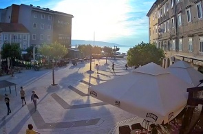 Площадь Pavlin square. Веб-камеры Сень онлайн