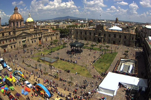 Площадь Плаза Де Армас (Plaza de Armas). Веб камеры Гвадалахары онлайн