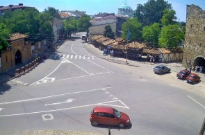 Перекресток улиц Матвеева и Караева. Веб камеры Евпатории онлайн