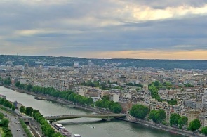 Река Сена. Париж веб камера онлайн