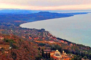 Вид на город с Иверской горы (панорама). Веб-камеры Новый Афон