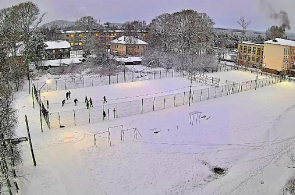 Спортивная площадка у школы 3. Веб-камеры Медвежьегорска онлайн