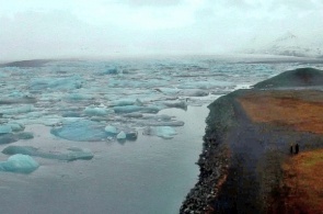 Ёкюльсаурлоун - ледниковая лагуна в Исландии в режиме реального времени
