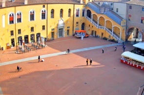 Вид на Скалоне (городская площадь). Веб-камеры Феррары